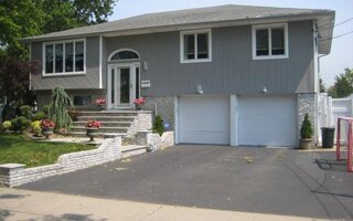 2581 Harvard Ln, Seaford, NY 11783