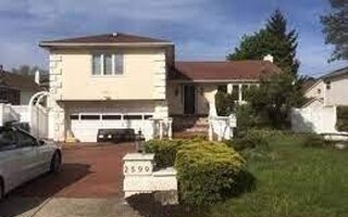 2599 Orr St, Merrick, NY 11566