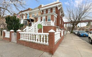 26-02 Ditmars Blvd, Astoria, NY 11105