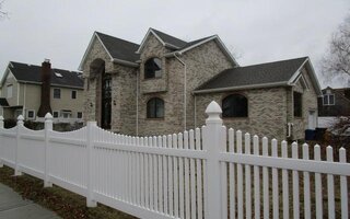 26 Elm St, Hicksville, NY 11801