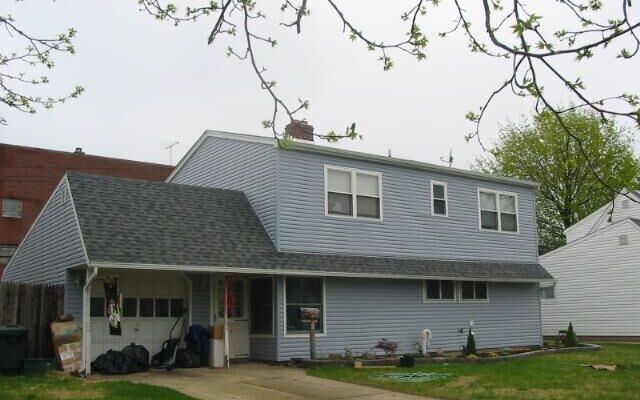 26 Grassy Ln, Levittown, NY 11756