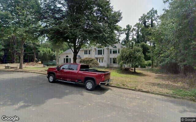 26 Griffen Ct, Miller Place, NY 11764