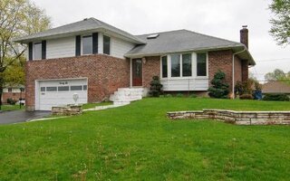26 Larch Dr, New Hyde Park, NY 11040