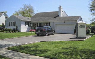 26 Saint Pauls Pl, Garden City, NY 11530