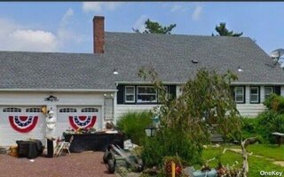 26 W 4th St, Freeport, NY 11520
