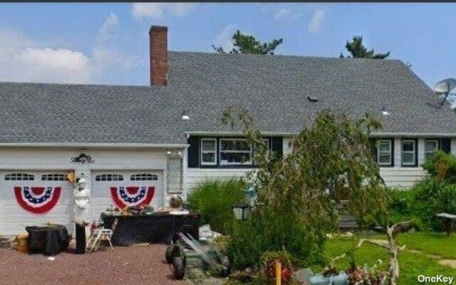 26 W 4th St, Freeport, NY 11520 (House View)
