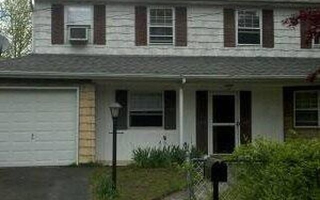26 Willow St, Centereach, NY 11720