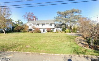 260 Hewlett Neck Rd, Woodmere, NY 11598