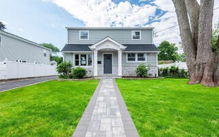 261 Montgomery Ave, Oceanside, NY 11572