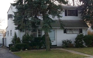 261 Montgomery Ave, Oceanside, NY 11572