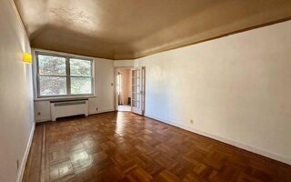 2618 E 7th St, Brooklyn, NY 11235