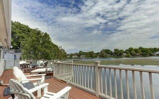 265 Riverside Dr, Fairfield, CT 06824