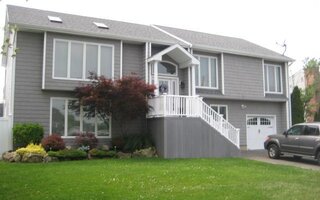 2690 Neptune Ave, Seaford, NY 11783