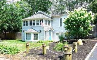27 Arverne Rd, Sound Beach, NY 11789