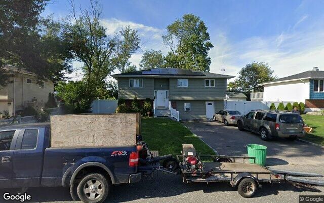 27 Blacker St, Brentwood, NY 11717
