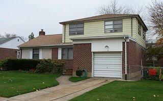 27 Caroline Ave, Elmont, NY 11003