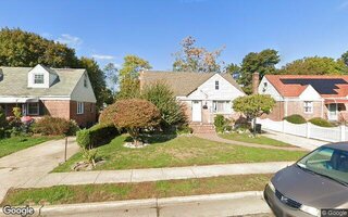27 Circle Dr, Hempstead, NY 11550
