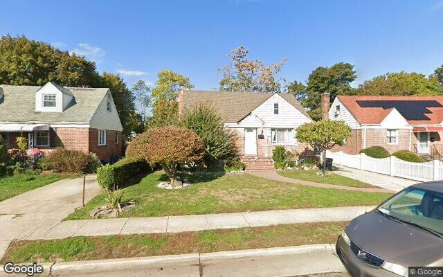27 Circle Dr, Hempstead, NY 11550