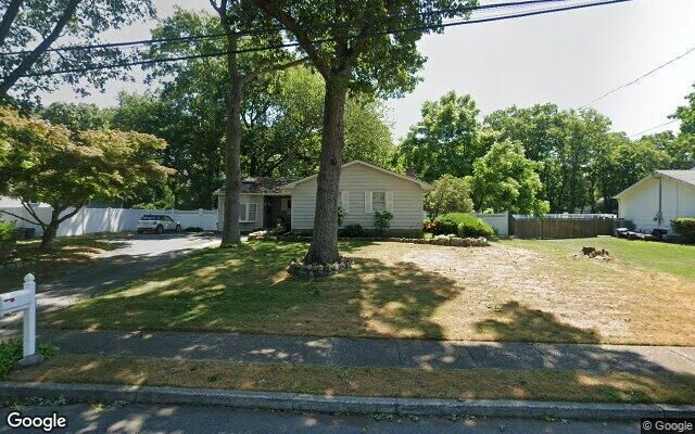 27 Clair Ave, Holbrook, NY 11741