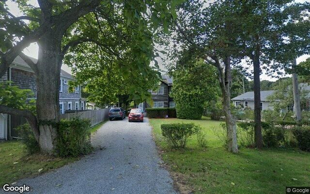 27 Depot Rd, Westhampton Beach, NY 11978