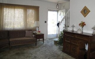 27 Drake St, Valley Stream, NY 11580