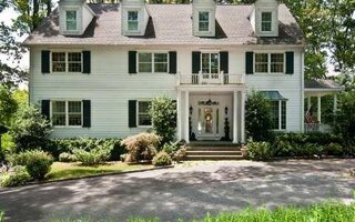 27 Jaegger Dr, Glen Head, NY 11545