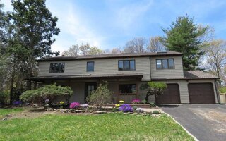 27 Long Meadow Pl, South Setauket, NY 11720
