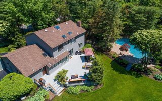 27 Makanna Dr, Huntington, NY 11743