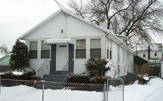 27 Midwood St, Hempstead, NY 11550