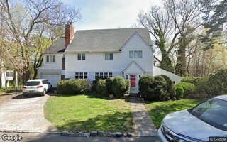 27 Ridge Dr E, Great Neck, NY 11021