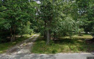 27 Ruth Ln, Ridge, NY 11961
