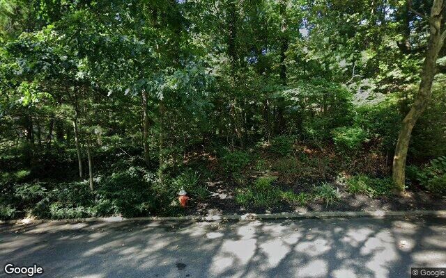 27 Spinning Wheel Ln, Dix Hills, NY 11746