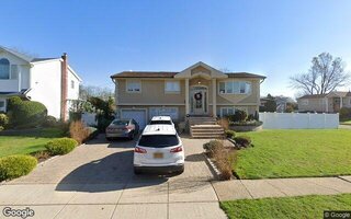 27 Suzanne Ln, Bethpage, NY 11714