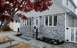 27 W Granada Ave, Lindenhurst, NY 11757