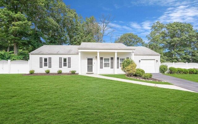 271 Avenue A, Ronkonkoma, NY 11779