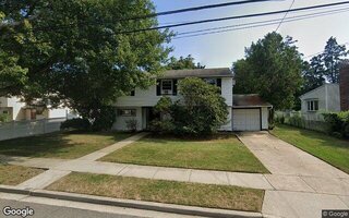 272 N Syracuse Ave, Massapequa, NY 11758