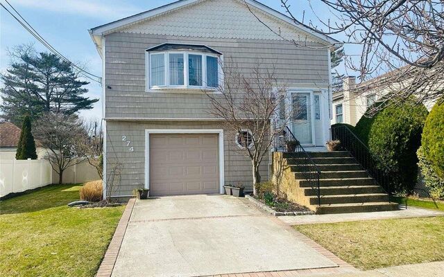 274 Babylon Tpke, Freeport, NY 11520 (House View)