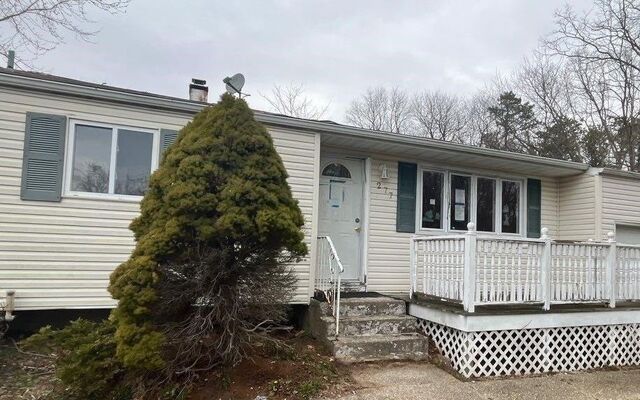 277 Louise Ave, Patchogue, NY 11772 (House View)