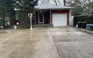 2771 Pond Rd, Ronkonkoma, NY 11779
