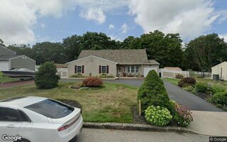 28 Cottonwood Ave, Port Jefferson Station, NY 11776