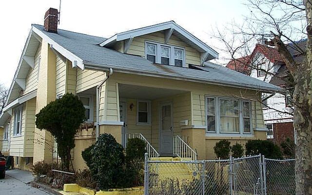 28 E Hudson St, Long Beach, NY 11561