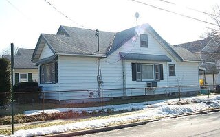 28 Juniper St, Farmingdale, NY 11735