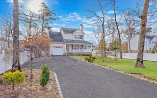 28 Moriches Middle Island Rd, Shirley, NY 11967