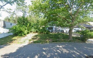 28 S Village Dr, Bellport, NY 11713