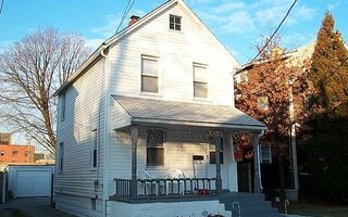 28 Saint Marks Ave, Rockville Centre, NY 11570