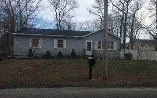 28 Wood Ave, Mastic, NY 11950