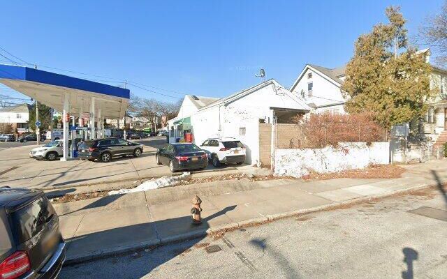 2809 Tiemann Ave, Bronx, NY 10469 (House View)