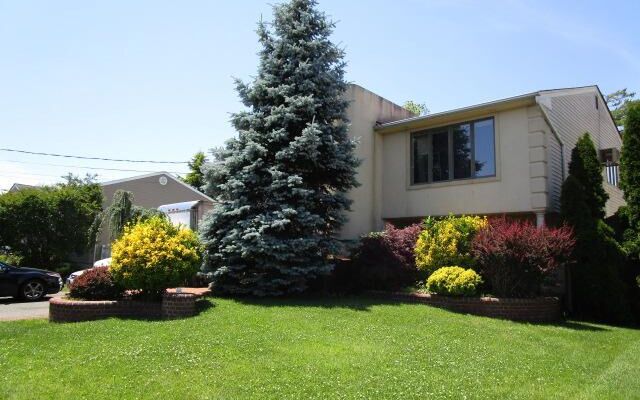 2812 Judith Dr, Bellmore, NY 11710