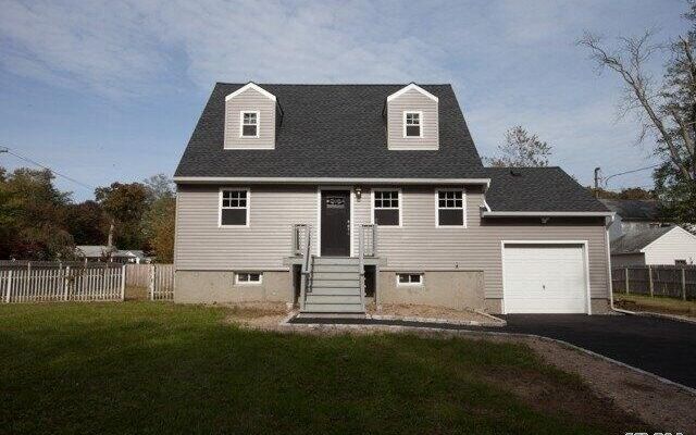 283 Forest Rd W, Mastic Beach, NY 11951