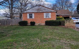 286 Auborn Ave, Shirley, NY 11967